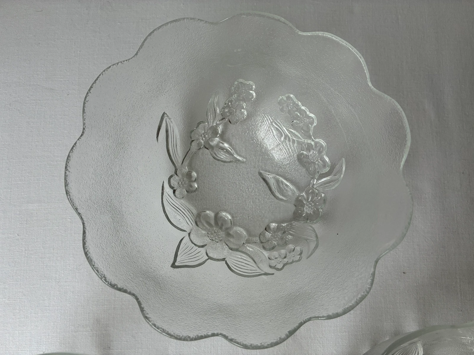 Conjunto de 3 tigelas de vidro vintage com relevo floral – photo 6